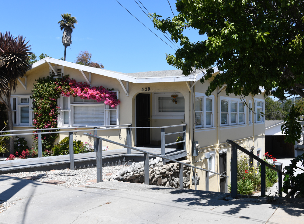 529 and 533 Capitol Street 5 Unit Aparment in Salinas