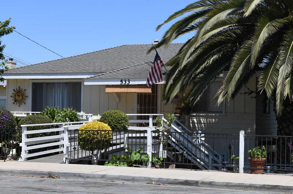529 and 533 Capitol Street 5 Unit Aparment in Salinas